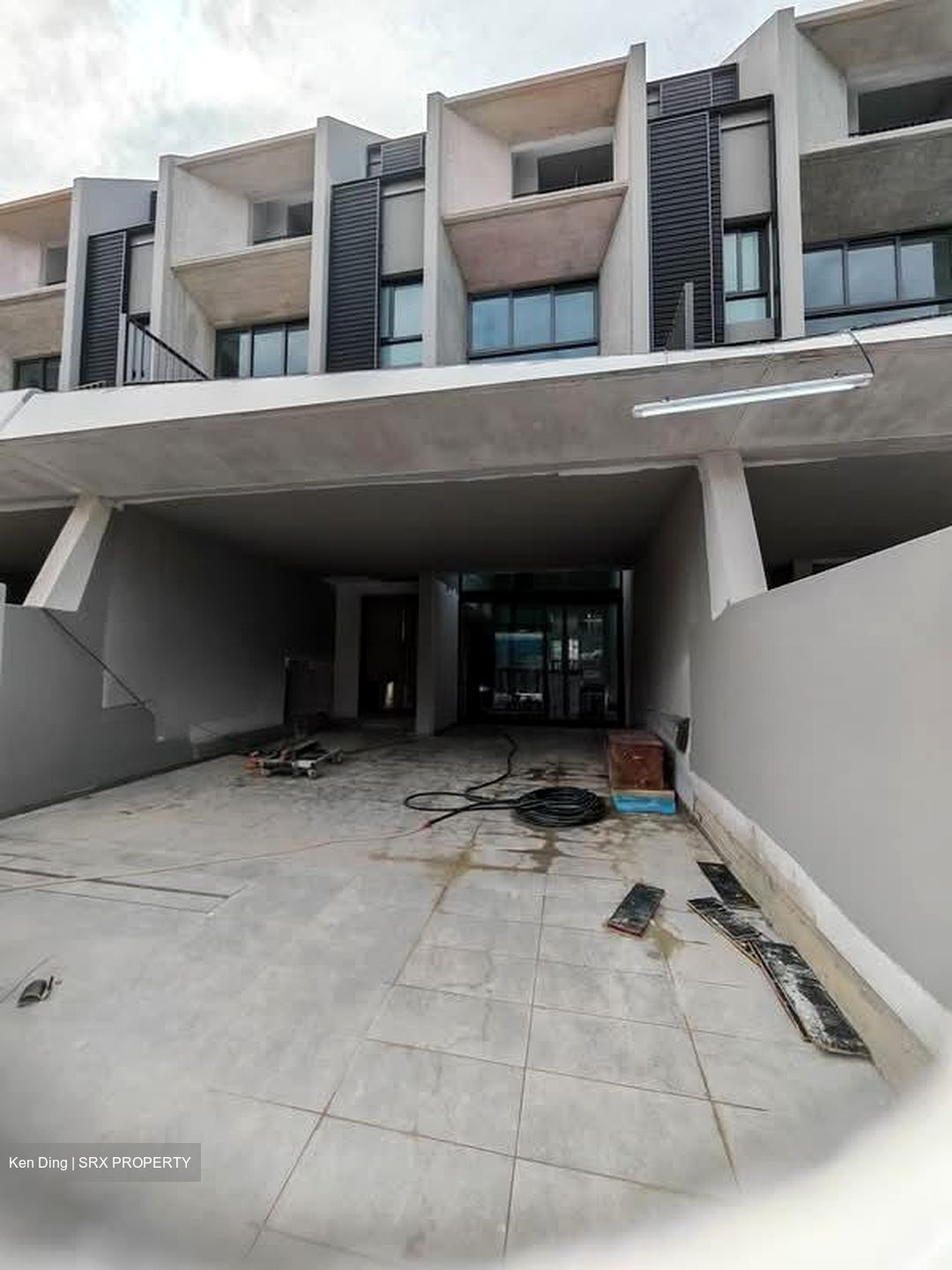 Mimosa Road (D28), Terrace #534265521